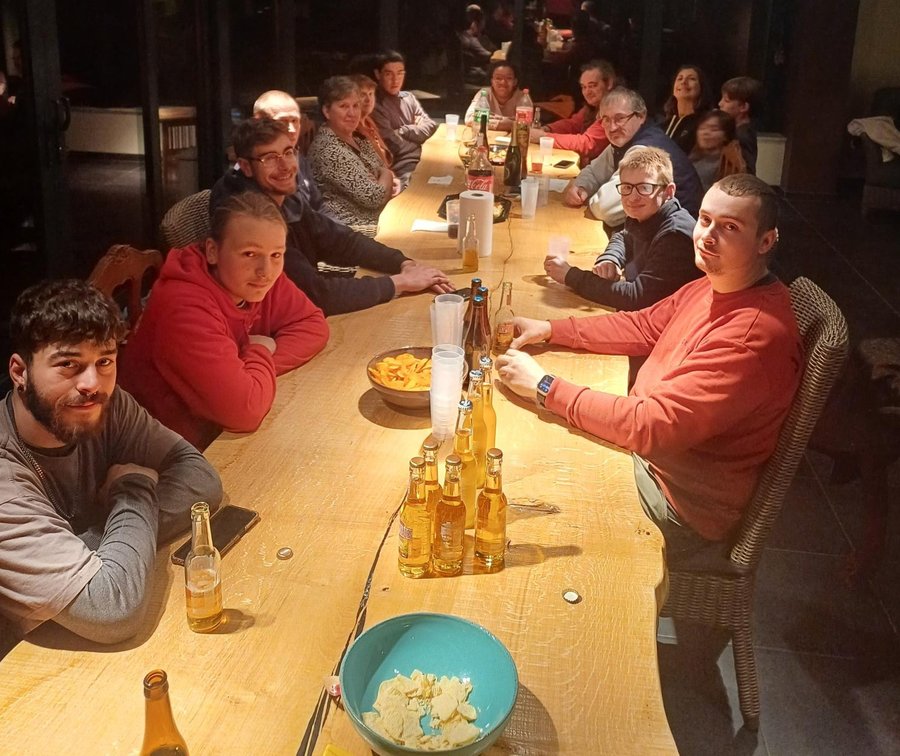 Moment de convivialité entre les membres de l'équipe