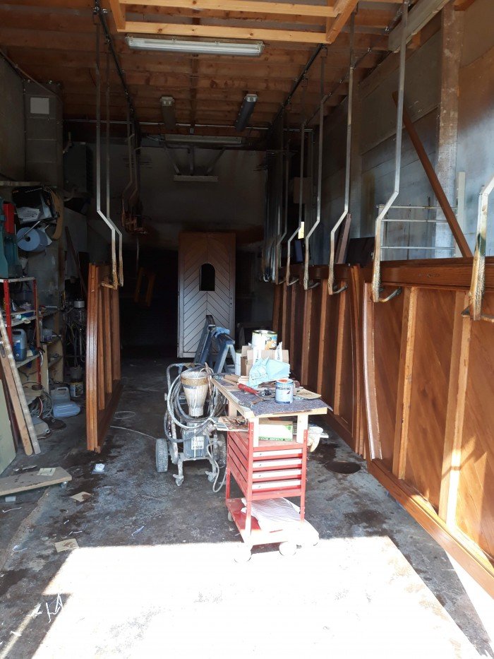 Ancien atelier Menuiserie Dasnois - Cabine de laquage portes