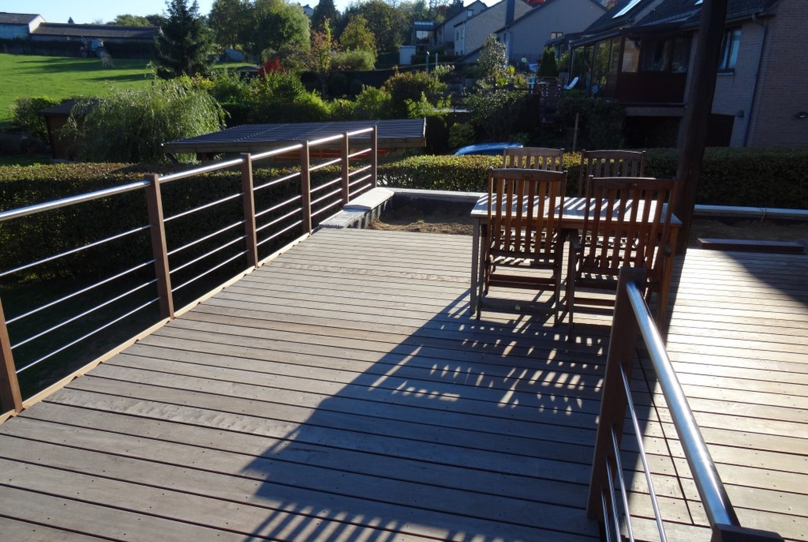 Structure et construction d'une terrasse sur pilotis